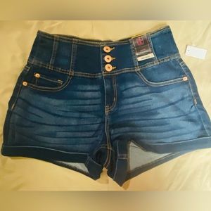 Juniors No Boundaries size 13 blue Jean shorts